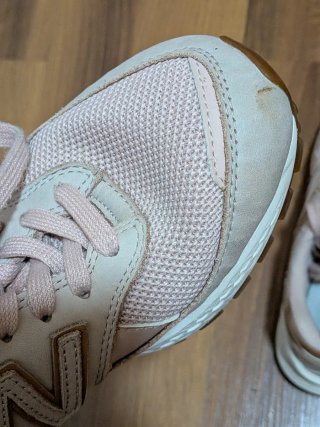 Zapatillas New Balance Beige y Rosa