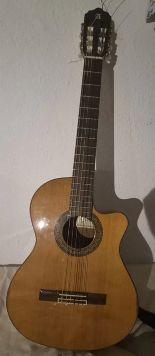 Guitarra Clásica Alhambra Profesional