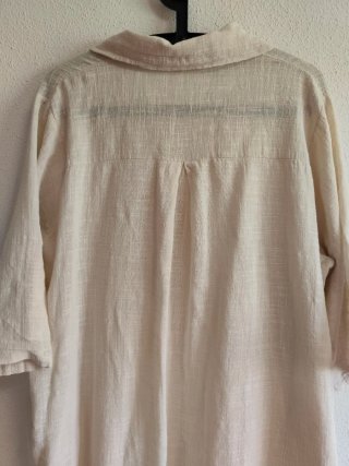 Camisa larga de chica talla XL oversize.