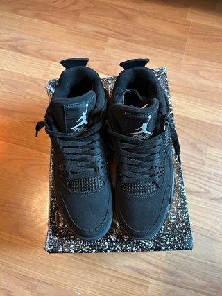 Jordan 4 negras talla 40 sin usar