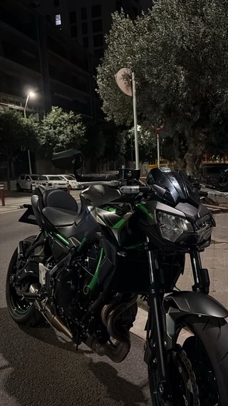 Kawasaki Z650 2024 Negra y Verde