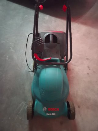 Cortacésped Eléctrico Bosch Rotak 320