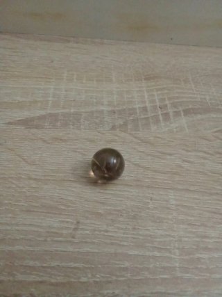 Sfere in pietra intagliata