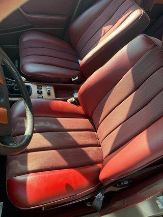 Mercedes-Benz 260 1987