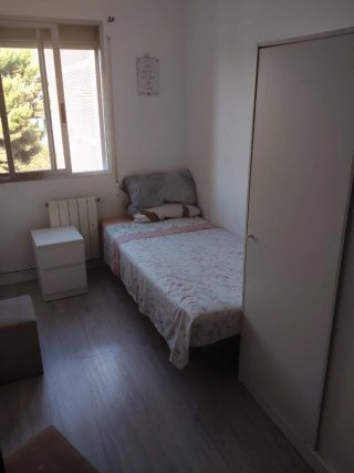 Se alquila habitación en Miguel Hernández linea 1