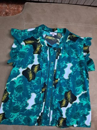 Blusa Niza verde floral talla L