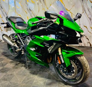 Kawasaki H2 Ninja Sportbike Verde/Negro
