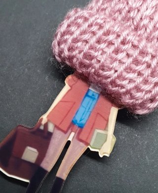 Broche Chica Gorro Rosa y Maleta