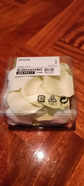Maceta paja + pétalos Ikea