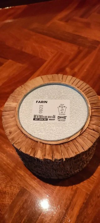 Maceta paja + pétalos Ikea