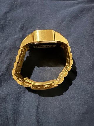 Reloj Diesel Dorado