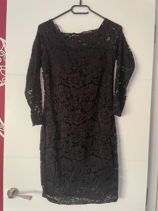Vestido negro de encaje