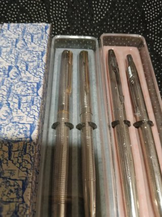 Bolígrafos y pluma marca Parker (2 unidades)