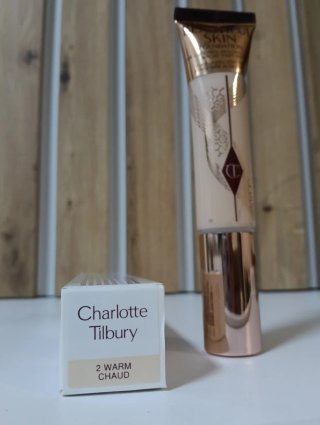 Charlotte Tilbury Base 2 Warm Chaud