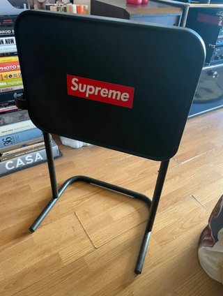 Mesa auxiliar negra Supreme
