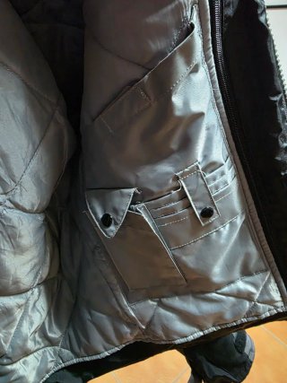 Chaqueta de moto negra y gris