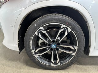BMW IX1 xDrive30 (2023)