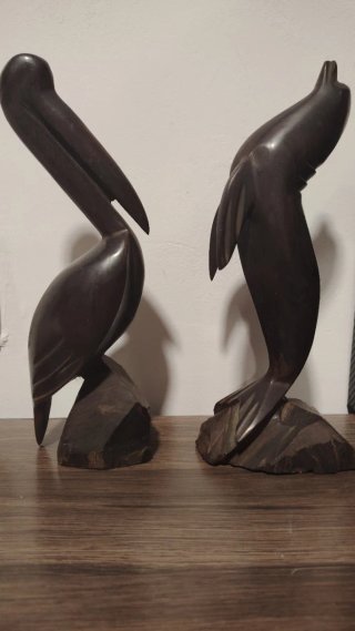 Figuras de madera maciza