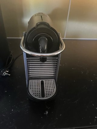 Cafetera Nespresso Negra