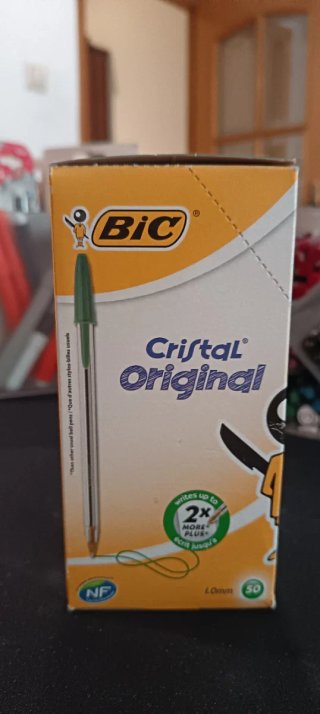 Bolígrafos BIC Verdes y Negros