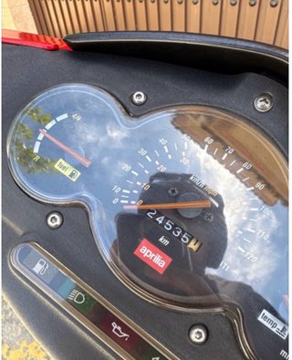 Aprilia Sonic Roja y Negra