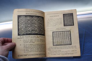 Álbum de Tejidos. Anilina Paris.