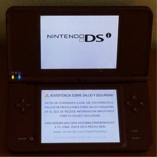 Nintendo DSi XL Rosso Granato