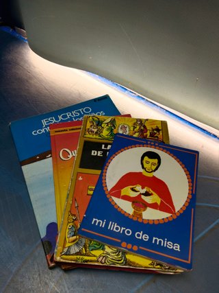 4 libros,  Jesucristo contado a los niños +la biblia de los niños + mi libro de misa y mas