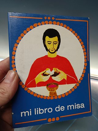 4 libros,  Jesucristo contado a los niños +la biblia de los niños + mi libro de misa y mas