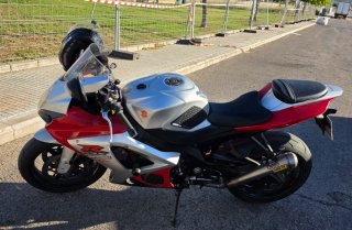 Suzuki GSXR 1000 K8 Roja/Plata