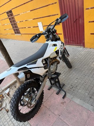 Husqvarna Moto enduro  2023