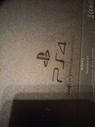 PS4 Nera con scatola, controller e cavi (leggere bene)