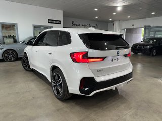 BMW IX1 xDrive30 (2023)