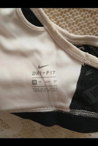 Top Nike donna bianco e nero