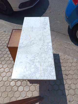 Mesa grande de mármol
