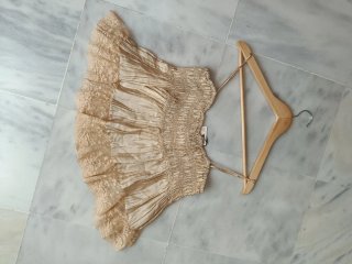 Top Zara satinado con encaje