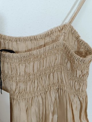Top Zara satinado con encaje