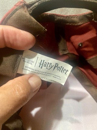 Gorra Harry Potter Gryffindor Roja y Negra