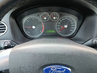 Ford Focus Sedán 1.8 TDCi 115. Muy economico
