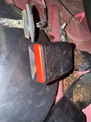 ENGANCHE CINTURON TRASERO DERECHO Dacia Sandero III (10.2020->)