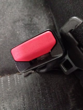 ENGANCHE CINTURON TRASERO IZQUIERDO Peugeot 208 (01.2012->)