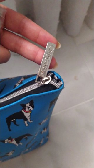 Bolso azul con estampado de perros