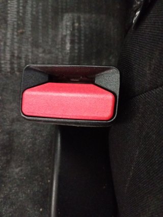 ENGANCHE CINTURON TRASERO DERECHO Peugeot 208 (01.2012->)