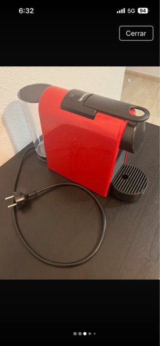 Cafetera Nespresso Roja