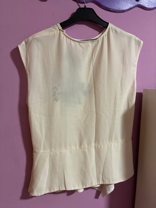 Blusa Zara Basic floral mariposa