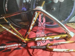 Cuadro Fuji Carbono original equipo
