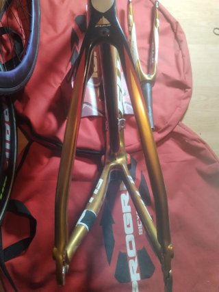 Cuadro Fuji Carbono original equipo