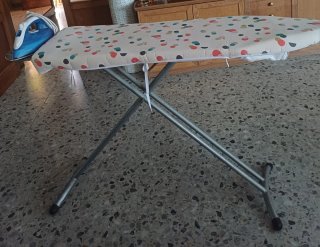 Tabla de planchar y plancha Bosch