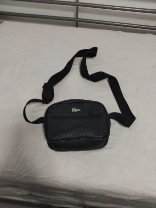 Bolso bandolera Lacoste negro