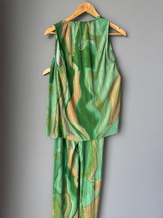 Conjunto Pull&Bear plisado verde